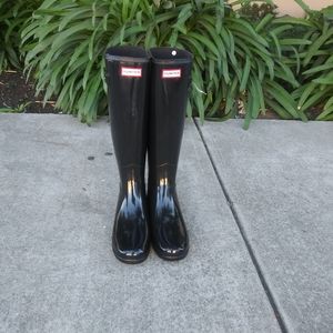 New Hunter Glossy Black Boots Size 9